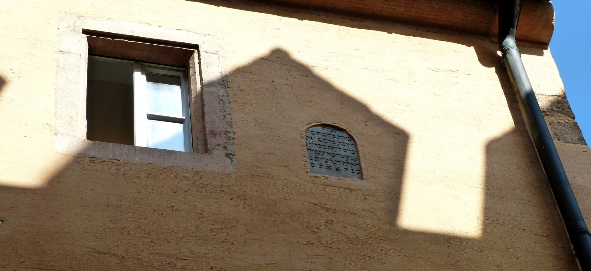 In Regensburg gibt es viele interessante Details aus allen Jahrhunderten zu entdecken
